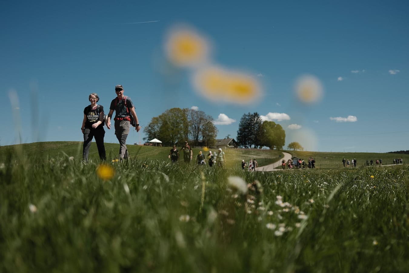Fastenwandern für Einsteiger: So trainierst du Körper &amp; Geist