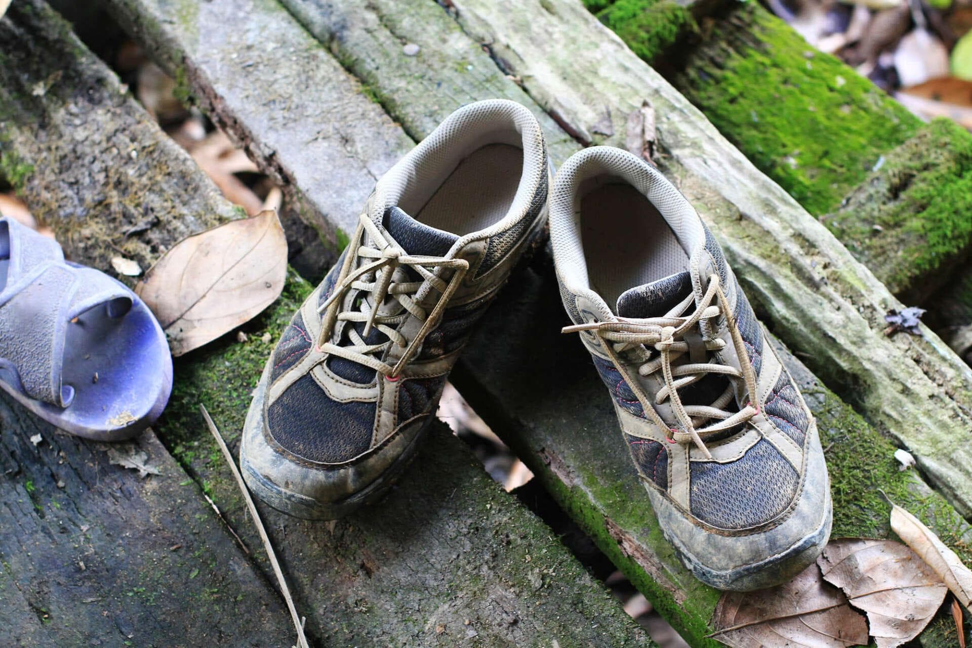 Deine Schuhe stinken? 9 Hausmittel, die dir gegen den üblen Schuhgeruch helfen