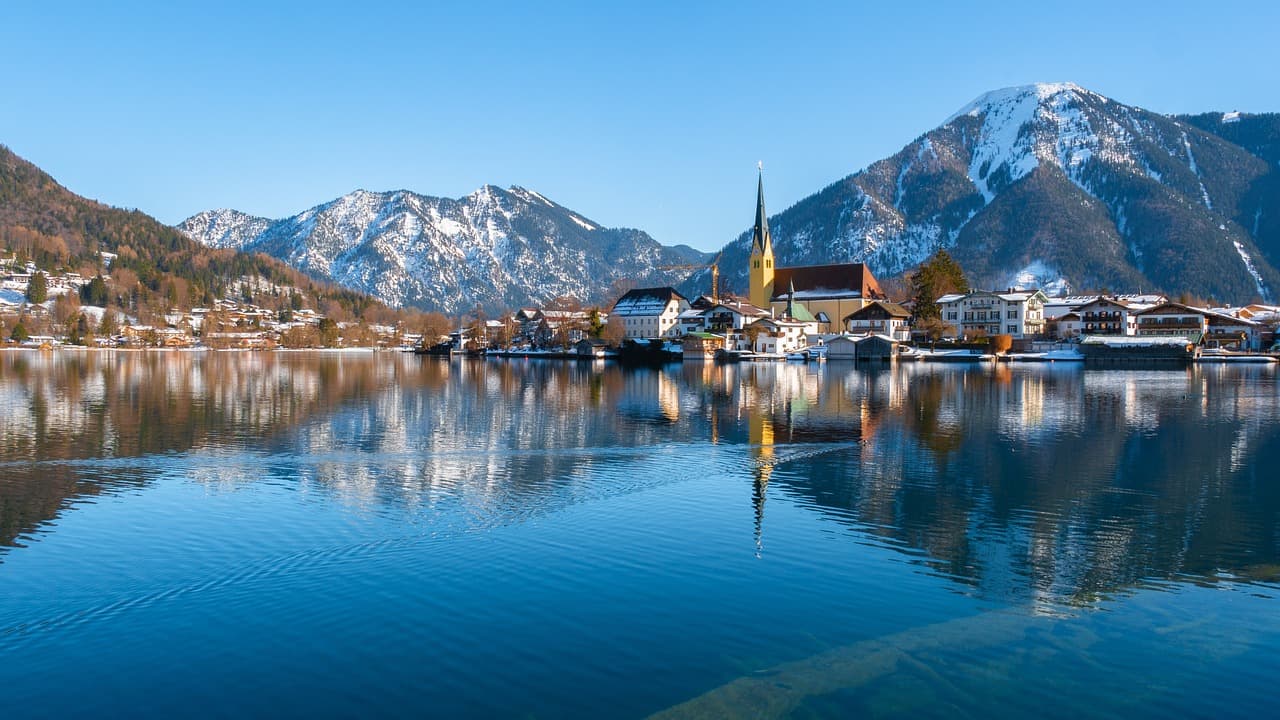 Winterwandern am Tegernsee: Dein Weg durch die verschneite Idylle