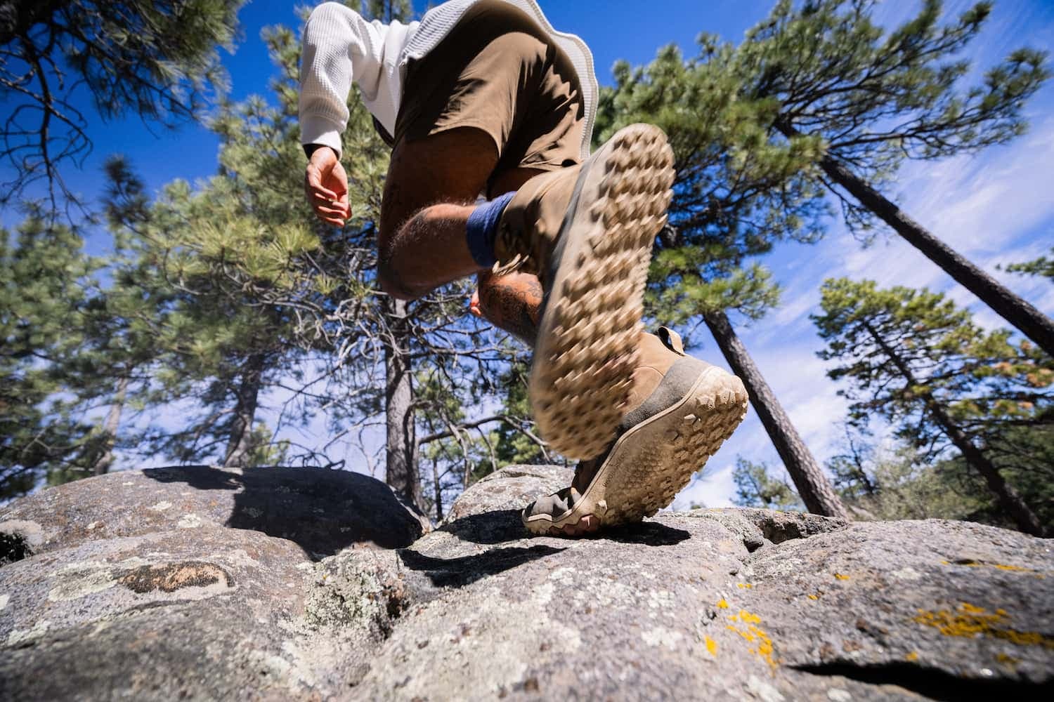 Zu eng, zu viel, zu wenig gefordert: Wie modernes Schuhwerk unsere Füße schwächt